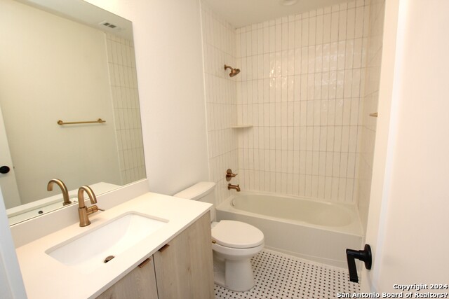Image 19 of 30 For 203 Paschal St  102