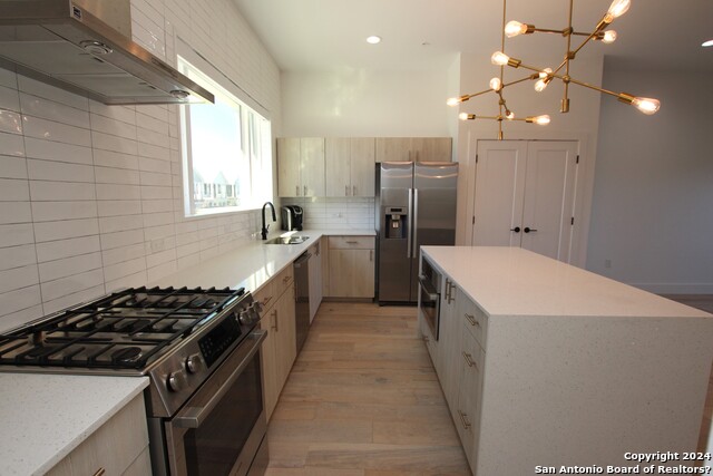 Image 6 of 30 For 203 Paschal St  102