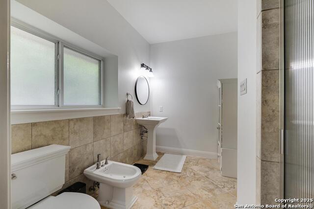 Image 16 of 39 For 16812 Fox Ridge