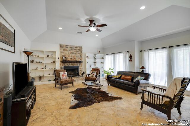Image 8 of 39 For 16812 Fox Ridge