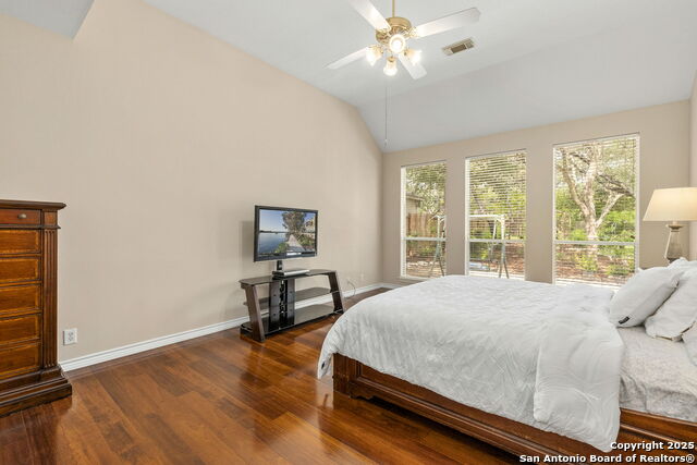 Image 18 of 41 For 18721 Brookwood Forest