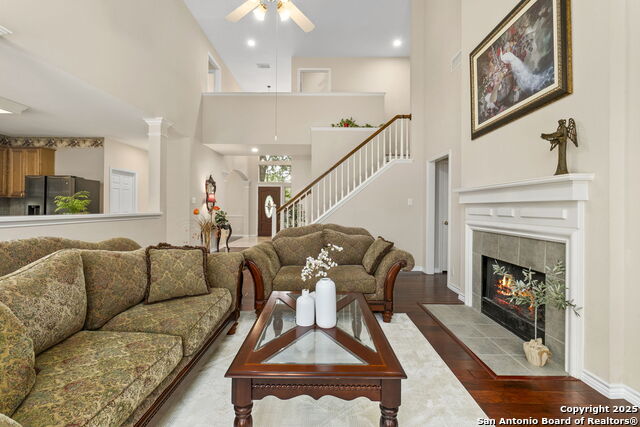 Image 9 of 41 For 18721 Brookwood Forest