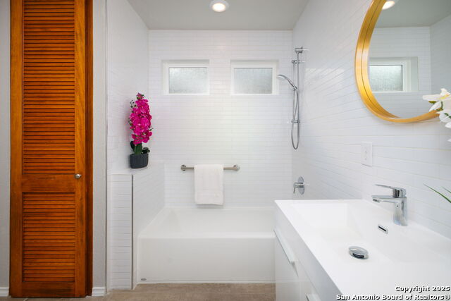 Image 14 of 25 For 14823 Berkshire