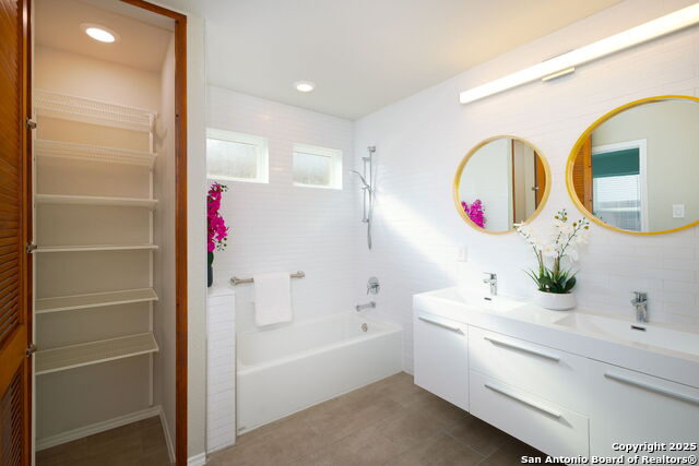 Image 15 of 25 For 14823 Berkshire