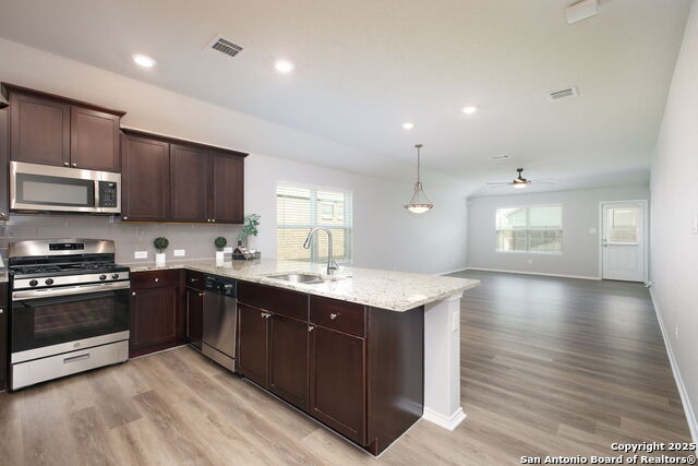 Image 7 of 25 For 14823 Berkshire