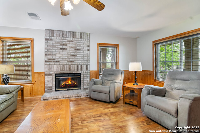 Listing photo id 2 for 6763 Shadow Run