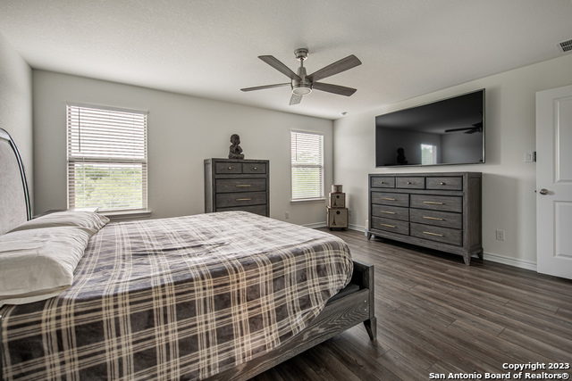 Listing photo id 23 for 10007 Overlook Pt