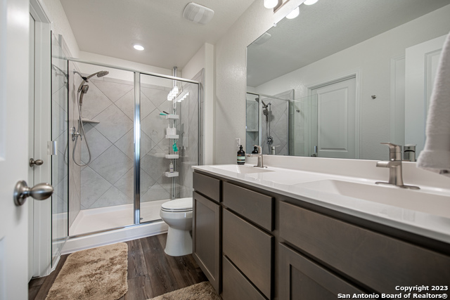 Listing photo id 24 for 10007 Overlook Pt