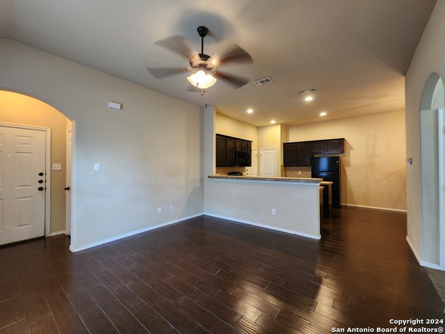 Image 6 of 23 For 297 Rosalie Dr