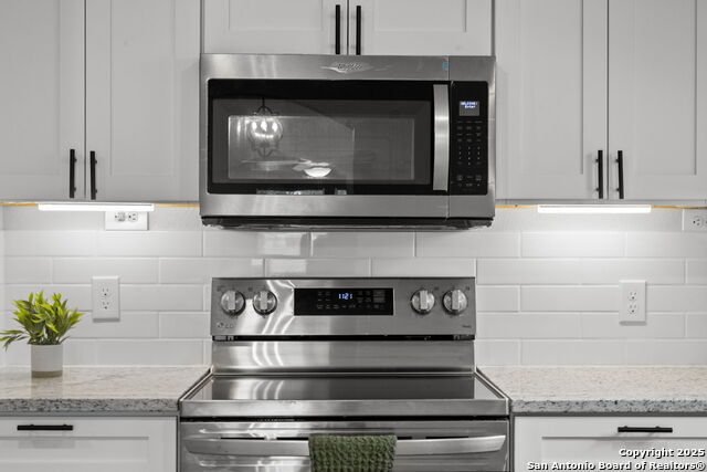 Listing photo id 11 for 2614 W Poplar