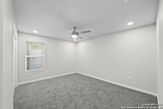 Listing photo id 22 for 2614 W Poplar