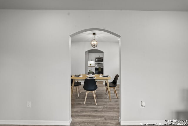 Listing photo id 6 for 2614 W Poplar