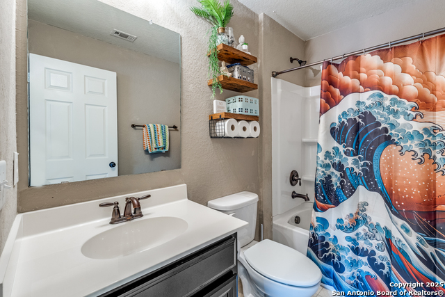 Image 19 of 24 For 7018 Laguna Beach