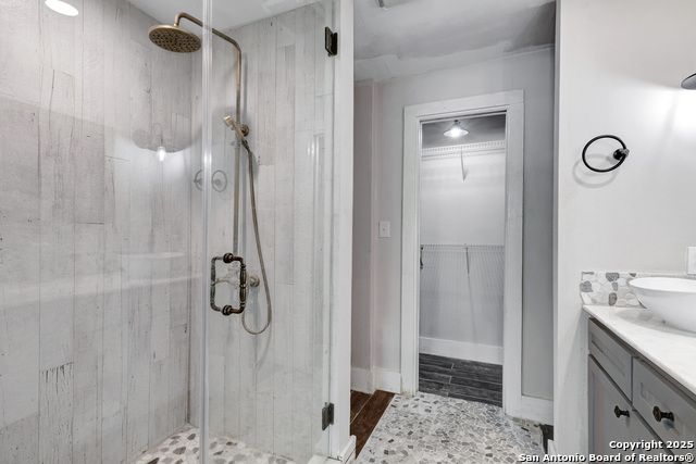 Listing photo id 14 for 700 Dawson