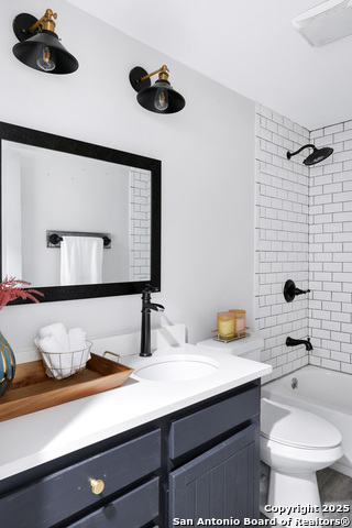 Listing photo id 17 for 700 Dawson