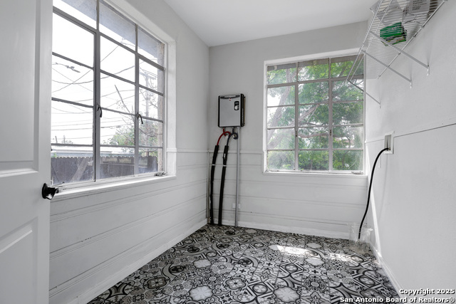 Listing photo id 19 for 700 Dawson