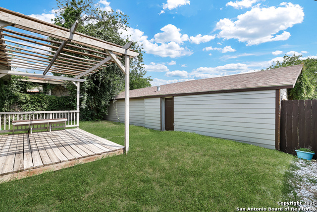 Listing photo id 23 for 700 Dawson