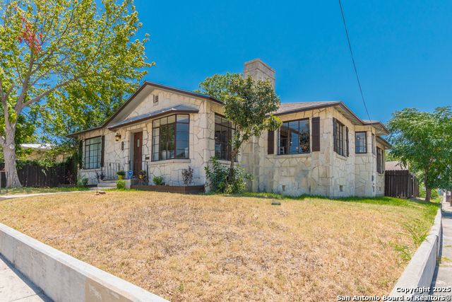 Listing photo id 26 for 700 Dawson