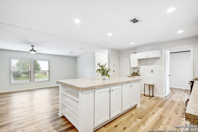 Image 11 of 25 For 525 Gatewood Cir