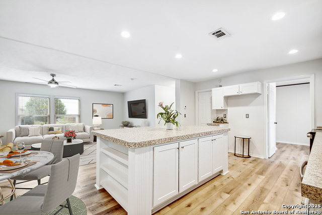 Image 12 of 25 For 525 Gatewood Cir
