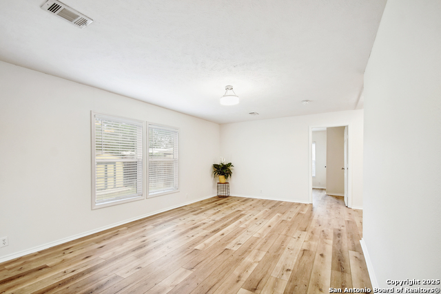 Image 13 of 25 For 525 Gatewood Cir