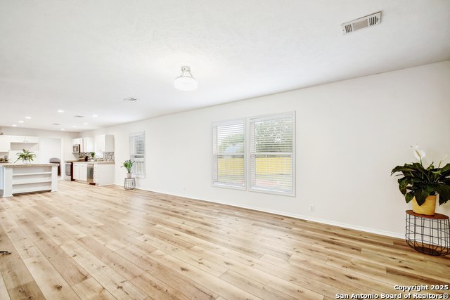 Image 14 of 25 For 525 Gatewood Cir