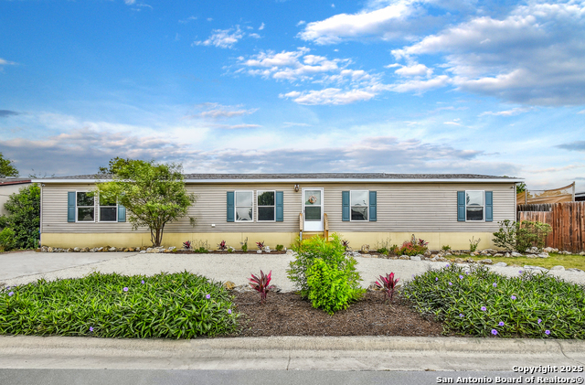 Image 2 of 25 For 525 Gatewood Cir