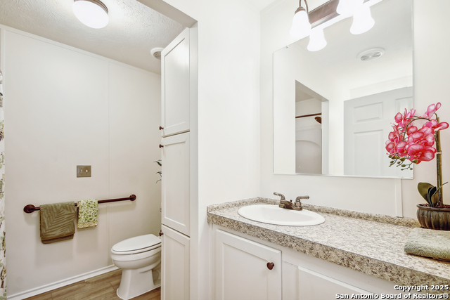 Image 23 of 25 For 525 Gatewood Cir