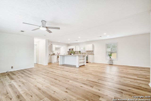 Image 4 of 25 For 525 Gatewood Cir