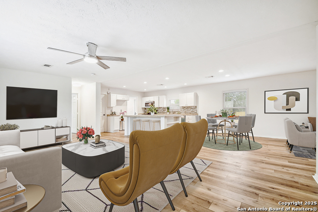 Image 5 of 25 For 525 Gatewood Cir