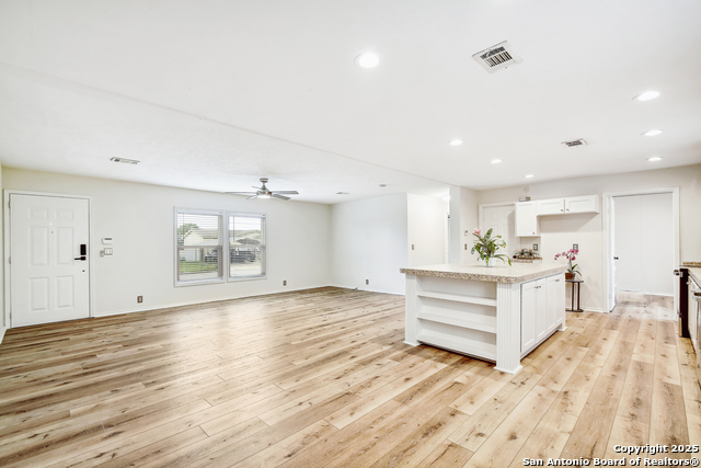 Image 6 of 25 For 525 Gatewood Cir