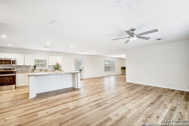 Image 8 of 25 For 525 Gatewood Cir