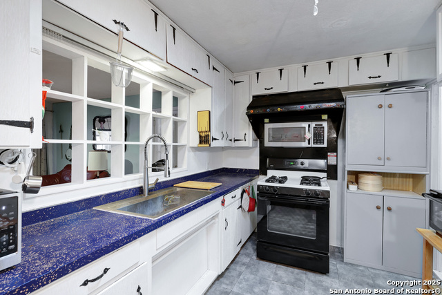 Image 13 of 31 For 632 Broadview W