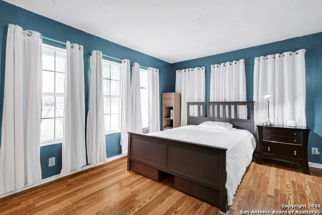 Image 17 of 31 For 632 Broadview W