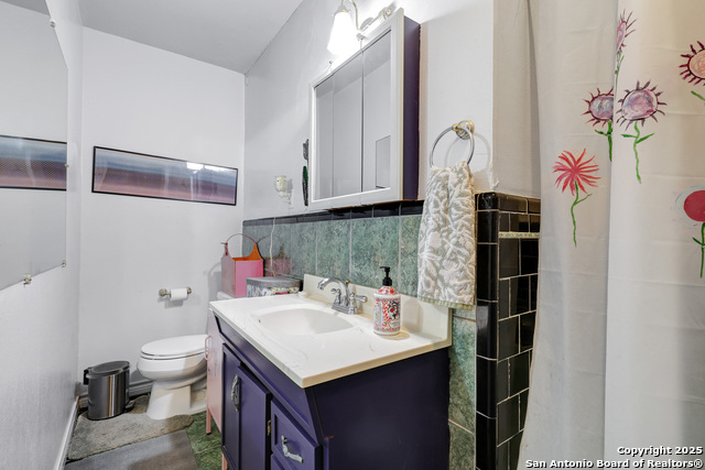 Image 21 of 31 For 632 Broadview W