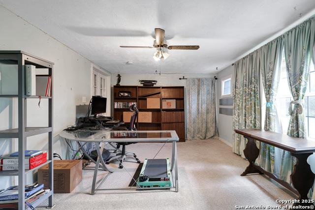 Image 22 of 31 For 632 Broadview W