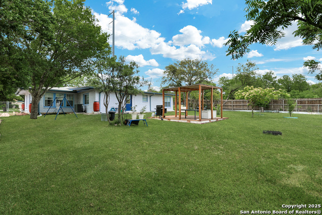 Image 30 of 31 For 632 Broadview W