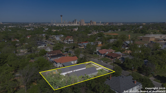 Listing photo id 10 for 1222 Virginia 202