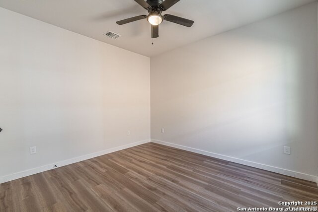 Listing photo id 5 for 1222 Virginia 202