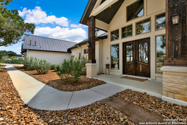 Listing photo id 9 for 2337 Lombardy