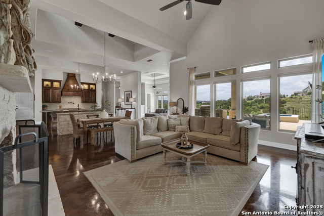 Listing photo id 13 for 2337 Lombardy