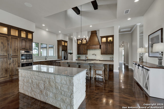 Listing photo id 22 for 2337 Lombardy