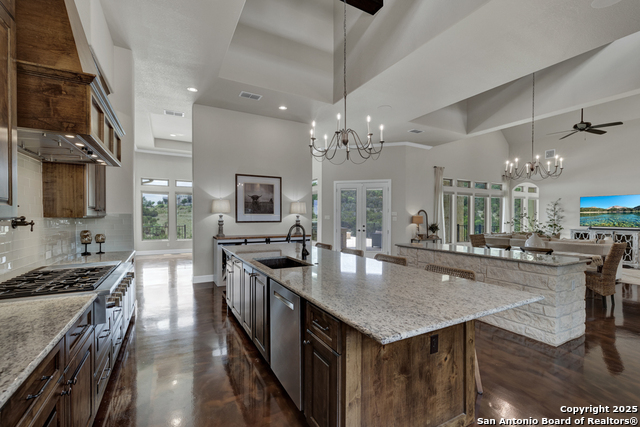 Listing photo id 28 for 2337 Lombardy