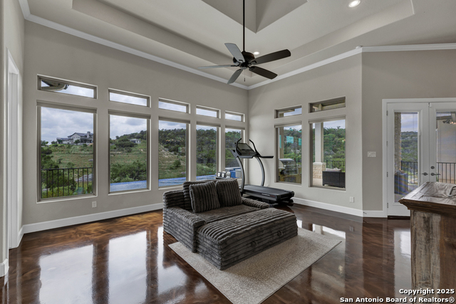 Listing photo id 36 for 2337 Lombardy