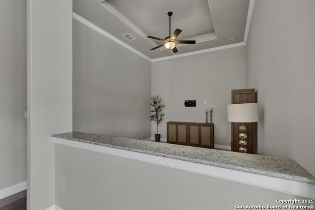 Listing photo id 39 for 2337 Lombardy