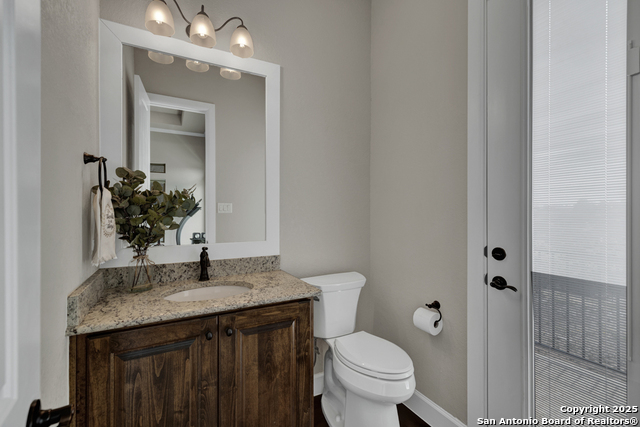 Listing photo id 40 for 2337 Lombardy