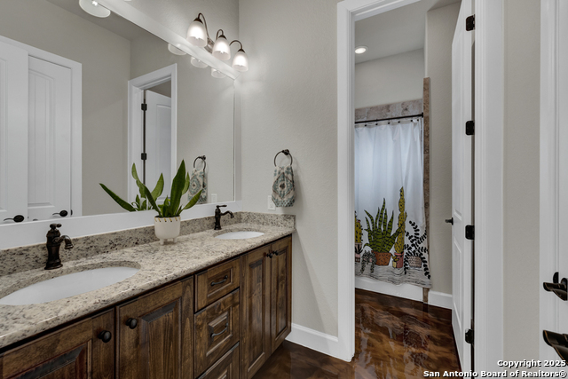 Listing photo id 42 for 2337 Lombardy