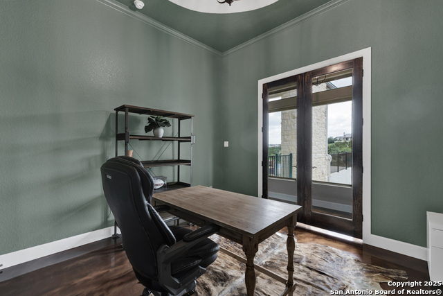 Listing photo id 58 for 2337 Lombardy