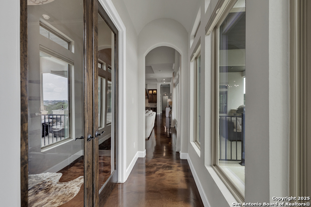 Listing photo id 59 for 2337 Lombardy