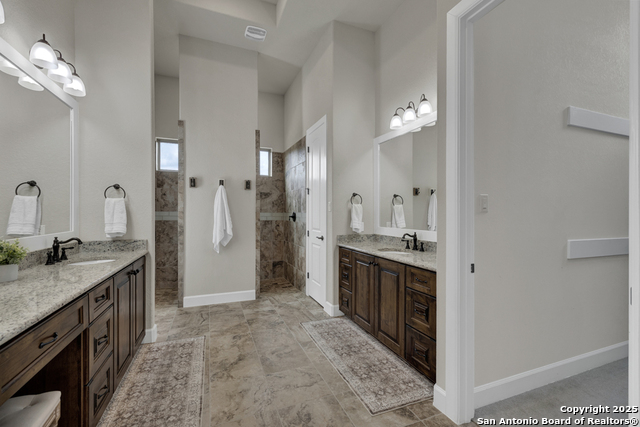 Listing photo id 60 for 2337 Lombardy